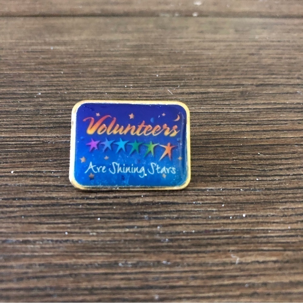 Volunteer’s are shining stars pin